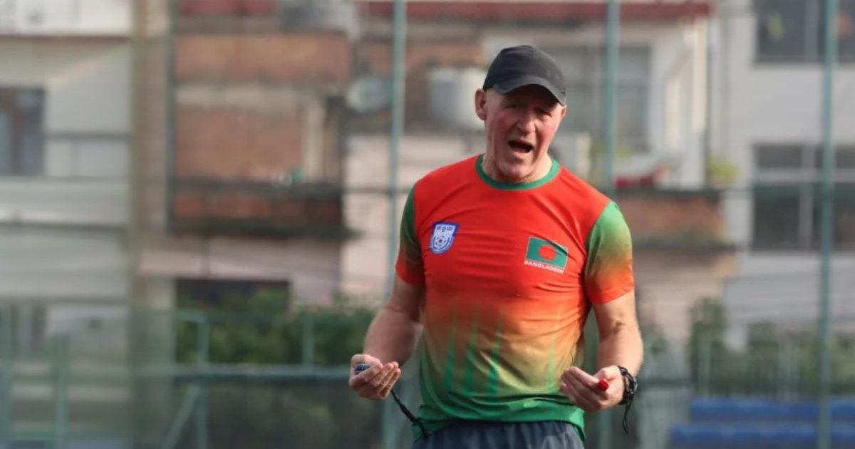 ১২ গোলের বড় জয়ের পর মাঠ নিয়ে বিস্ফোরক বাটলার