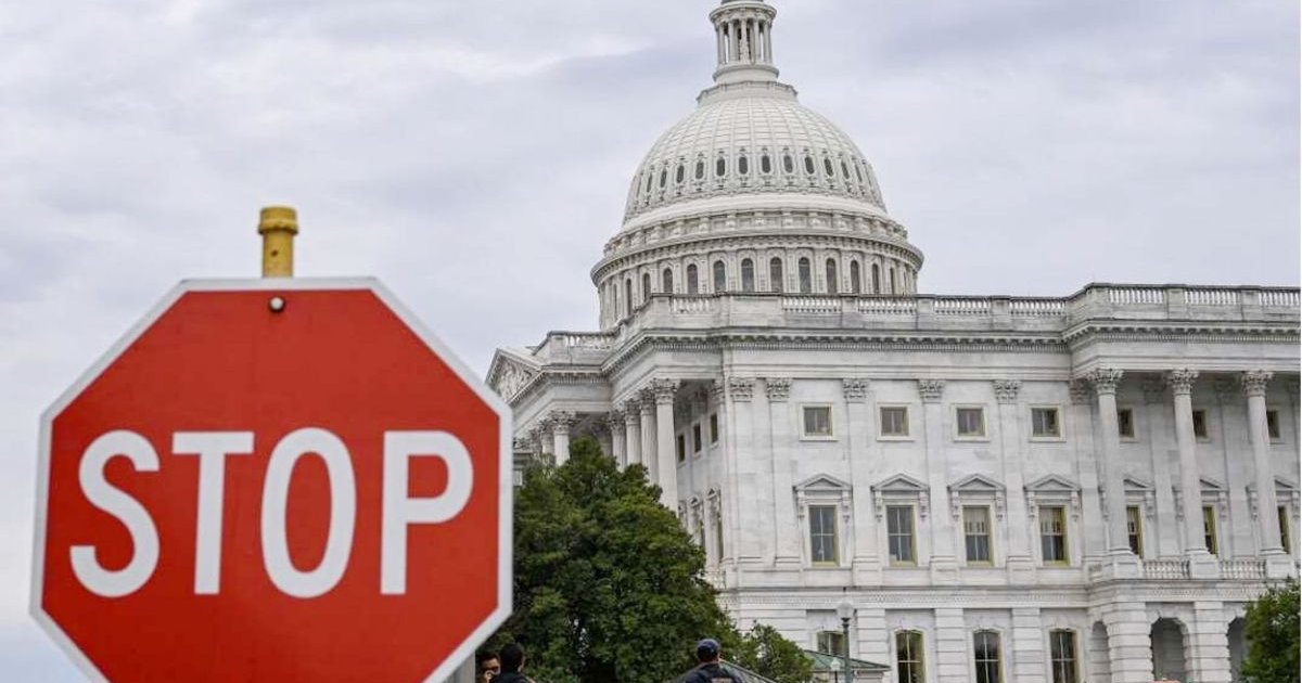 আবারও সাময়িক শাটডাউন শুরু যুক্তরাষ্ট্রে