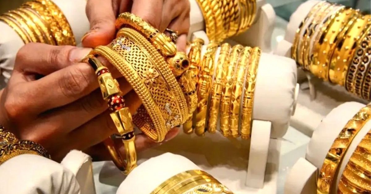 সকালে কমে রাতে স্বর্ণের দামে বড় লাফ
