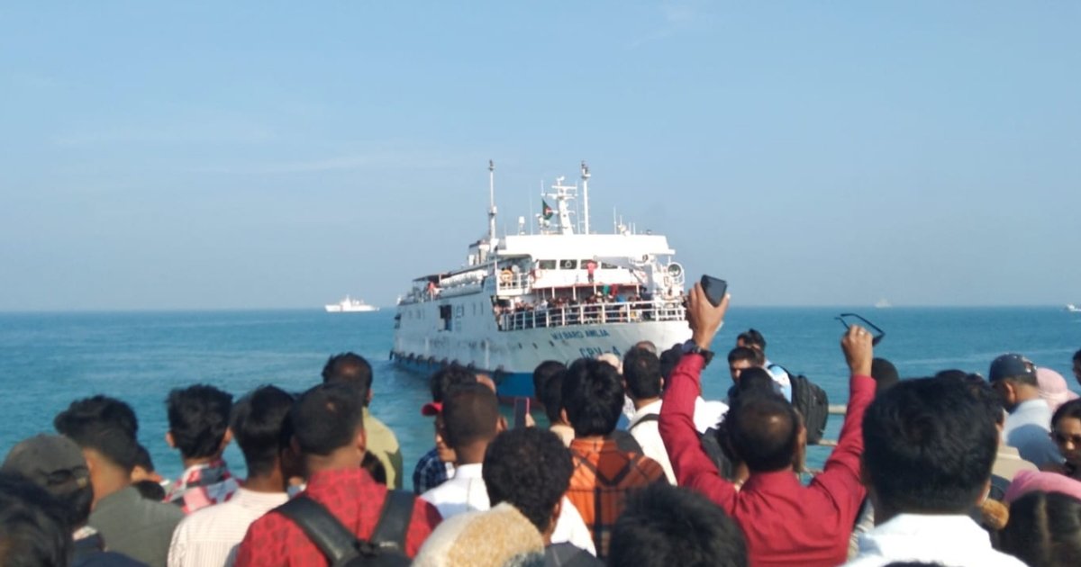 শেষ হলো চলতি মৌসুমের ভ্রমণ, সেন্ট মার্টিন ছেড়েছে পর্যটকবাহী জাহাজ