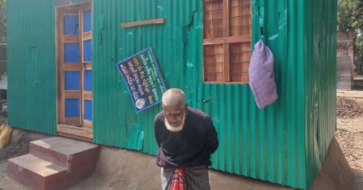 তারেক রহমানের সহায়তাপ্রাপ্ত অন্ধ গফুরের বাড়িতে হামলা-লুটপাট, গ্রেপ্তার ১