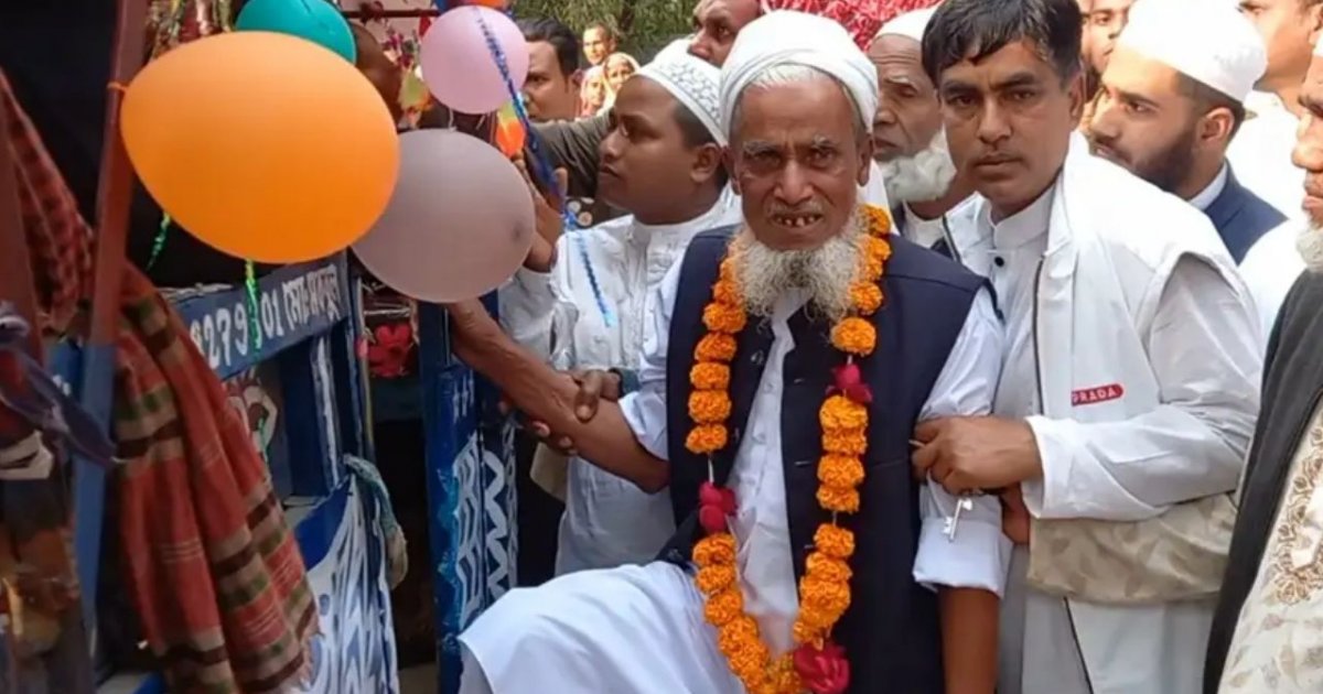 ৪০ বছর ইমামতির শেষ দিনে রাজকীয় বিদায় ইমামের