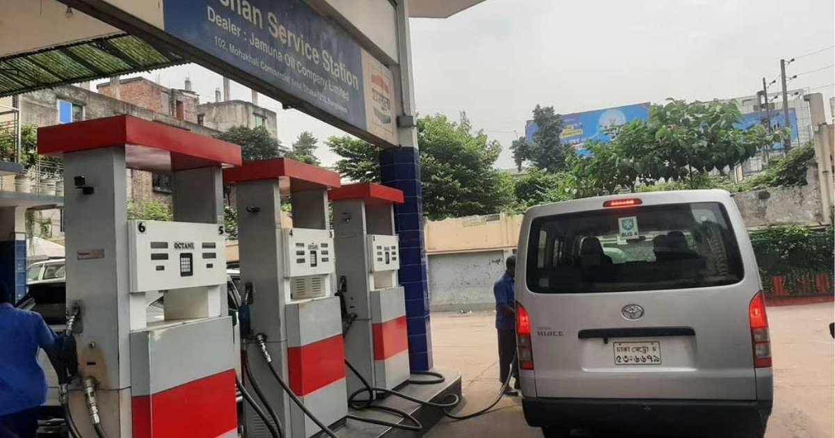 লিটারে ২ টাকা কমল জ্বালানি তেলের দাম