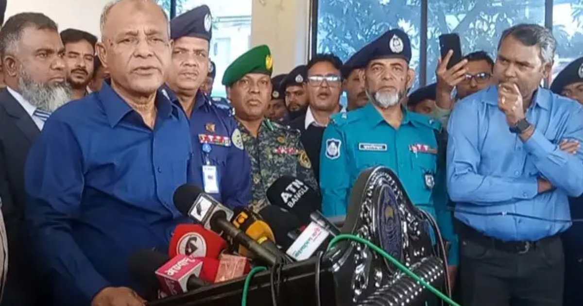 ভোটার টানতেই প্রশাসনের বিরুদ্ধে অভিযোগ দিচ্ছেন প্রার্থীরা: স্বরাষ্ট্র উপদেষ্টা