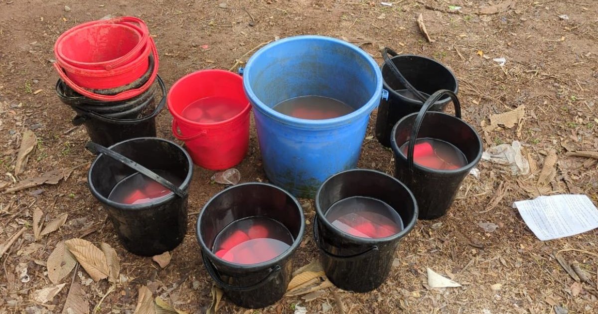 নড়িয়ায় ৯৫টি ককটেলসহ ধারালো অস্ত্র উদ্ধার, আটক ৩