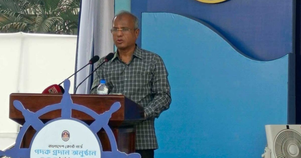 আইনশৃঙ্খলা বাহিনীর কেউ রাজনৈতিক এজেন্ডায় জড়িত হলে কঠোর ব্যবস্থা: স্বরাষ্ট্র উপদেষ্টা