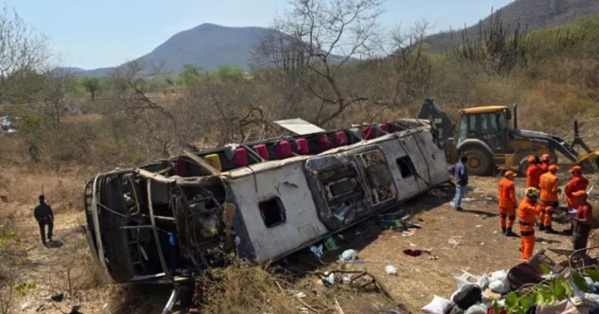 ব্রাজিলে ধর্মীয় উৎসব থেকে ফেরার পথে বাস দুর্ঘটনায় নিহত ১৬