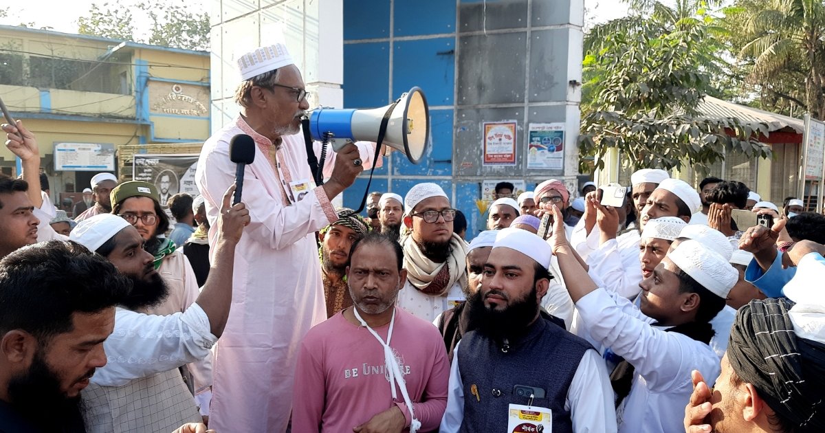 প্রচারণা শেষে হাতপাখার কর্মীকে পিটিয়ে টাকা-মোবাইল ছিনতাই, প্রতিবাদে বিক্ষোভ