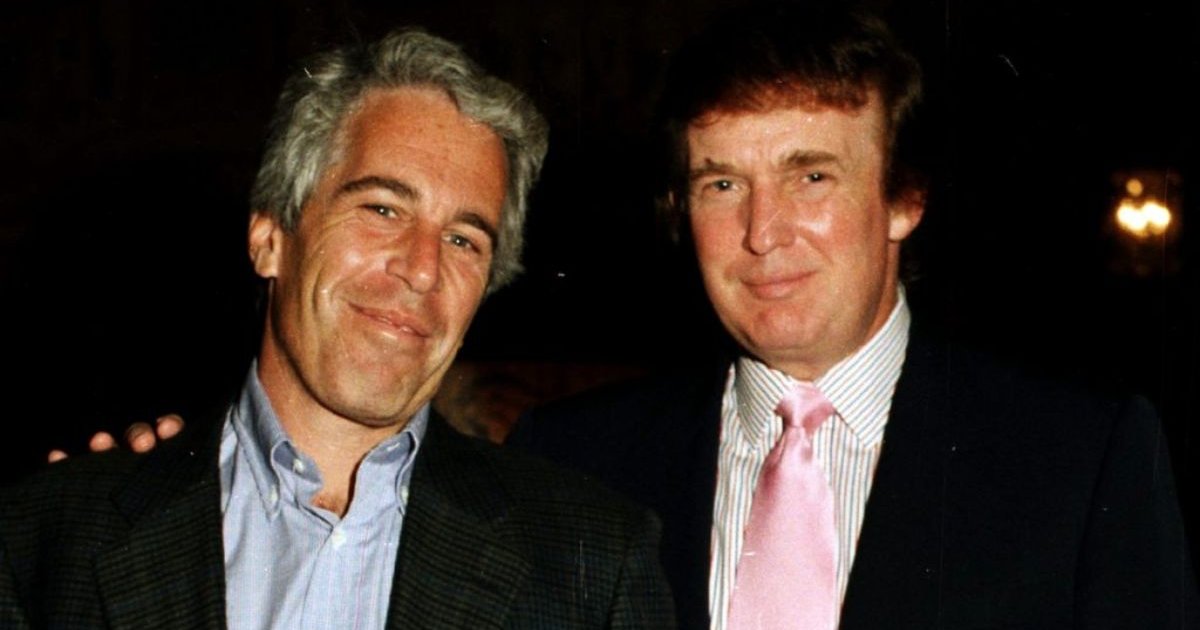 এপস্টেইন অধ্যায় ছেড়ে আমেরিকার এগিয়ে যাওয়া উচিত বলছেন ট্রাম্প, কতটা সহজ হবে সেটা?