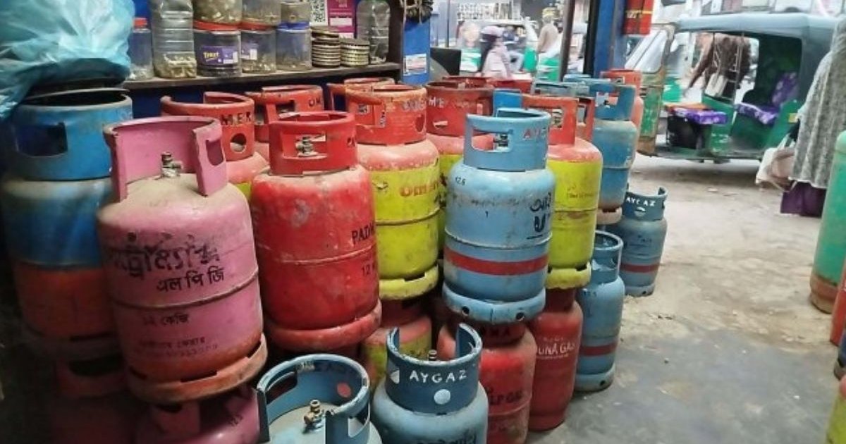 এলপিজি আমদানি বাড়লেও বাজারে বাড়তি দাম