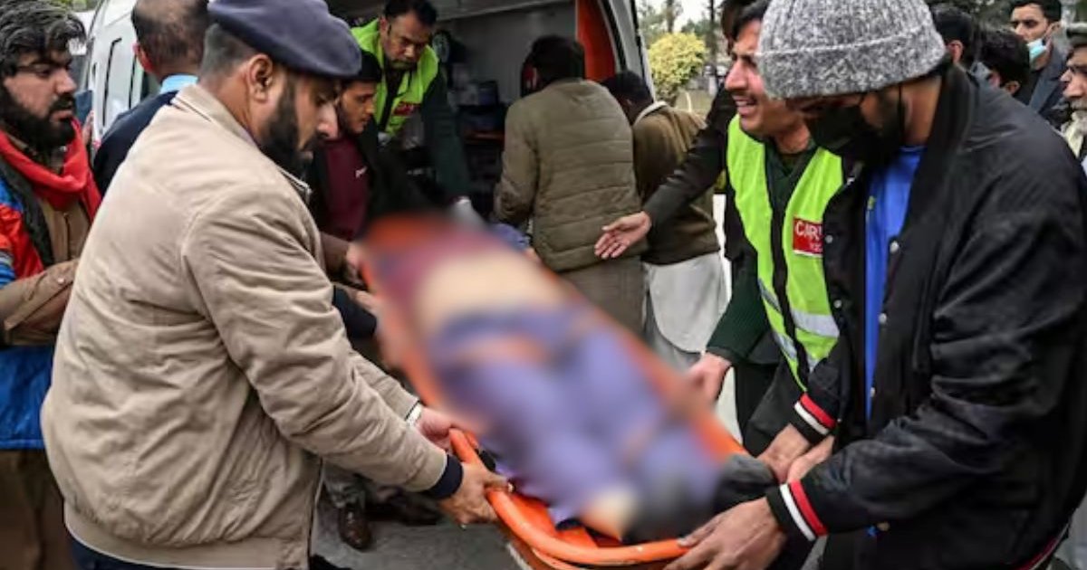 পাকিস্তানে শিয়া মসজিদে বিস্ফোরণে নিহত ১৫, আহত ৮০