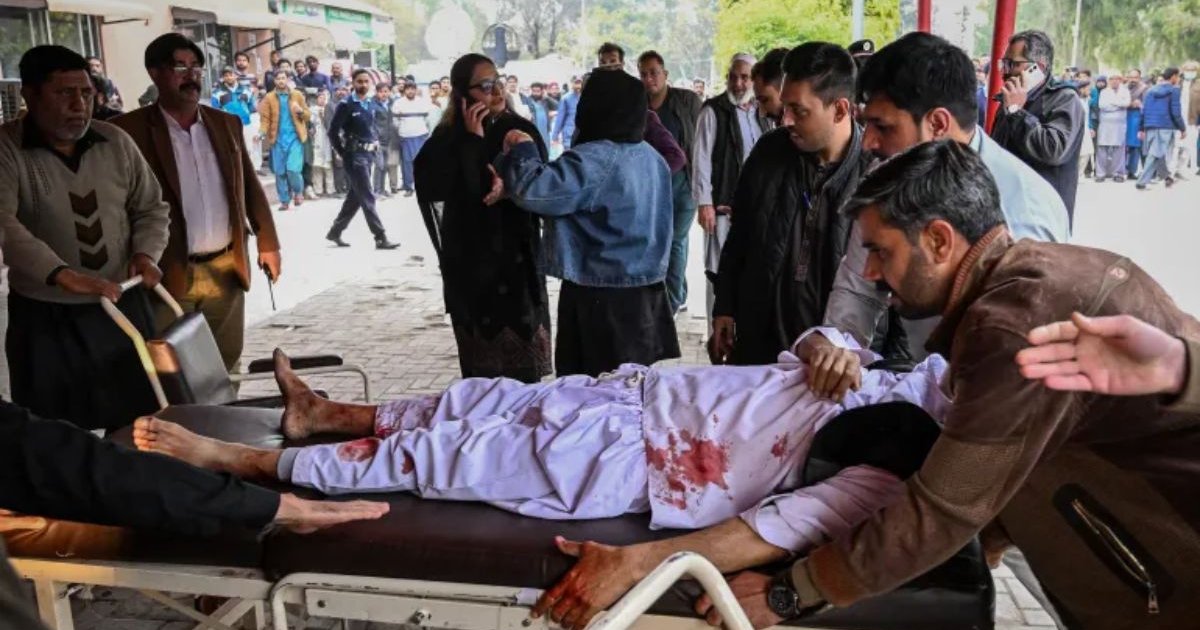 পাকিস্তানে শিয়া মসজিদের বিস্ফোরণে নিহত বেড়ে ৩১, আহত ১৬৯