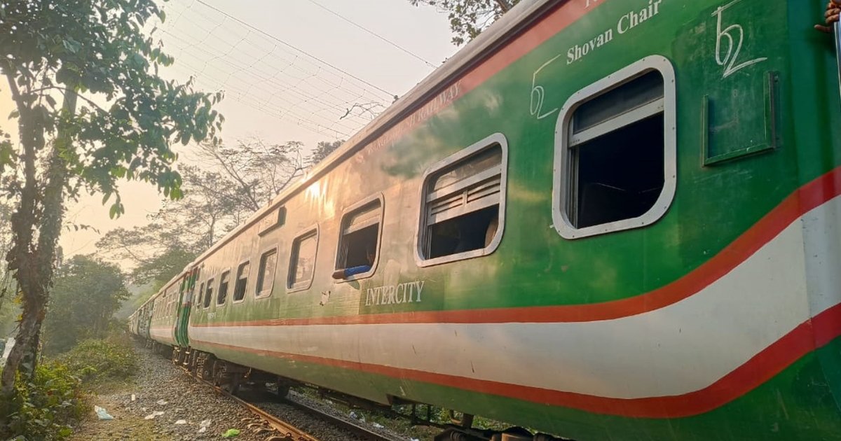 ইঞ্জিন বিকল হয়ে মাঝপথে আটকে গেল ট্রেন, সিলেট রুটে বড় বিপর্যয়