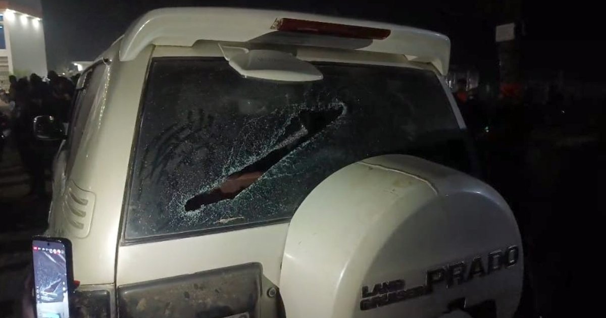 হাতীবান্ধায় স্বতন্ত্র প্রার্থীর গাড়িবহরে হামলা, আহত ৪