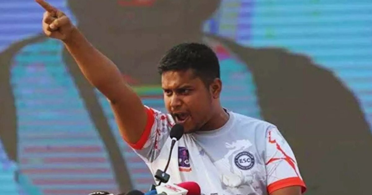 ভোটকেন্দ্রে মোবাইল নিষিদ্ধের সিদ্ধান্ত অবিলম্বে বাতিলের দাবি হাসনাতের