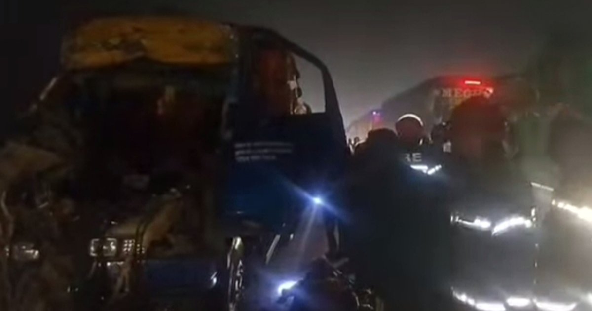 ঢাকা-মাওয়া এক্সপ্রেসওয়েতে সড়ক দুর্ঘটনায় পিকাপ চালক ও সহকারী নিহত