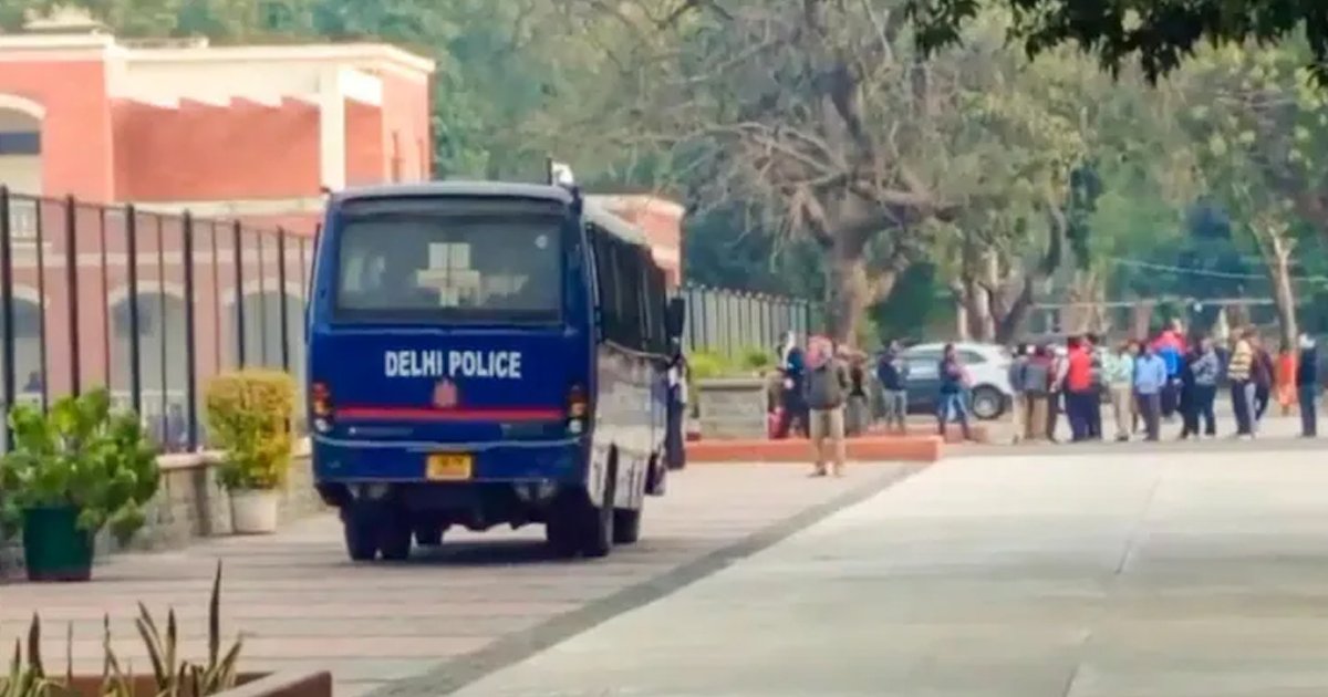 ‘দিল্লি হবে খালিস্তান’, ভারতীয় পার্লামেন্টসহ বহু স্কুল উড়িয়ে দেওয়ার হুমকি