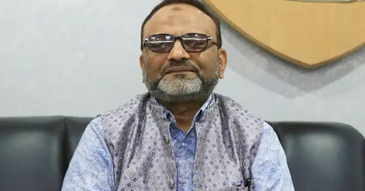 ঢাকা বিশ্ববিদ্যালয়ের উপাচার্য ড. নিয়াজ আহমেদ খানের পদত্যাগের ঘোষণা