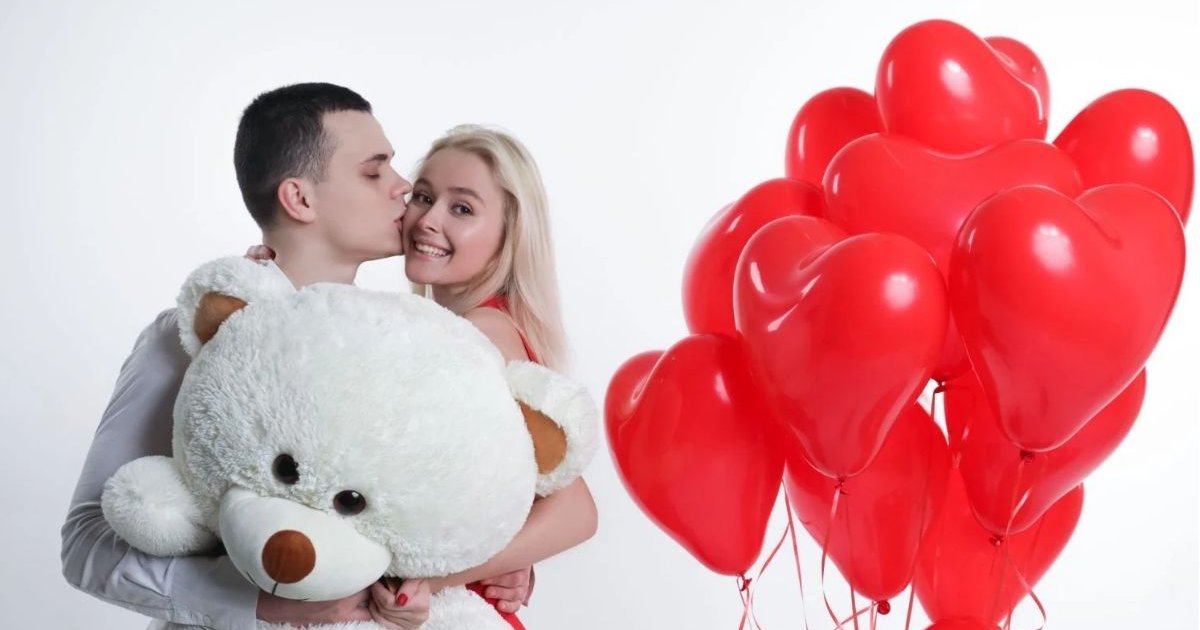 প্রিয় মানুষকে টেডি উপহার দেওয়ার দিন আজ 