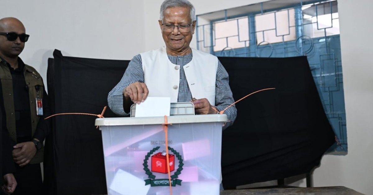 গুলশানে ভোট দিলেন প্রধান উপদেষ্টা