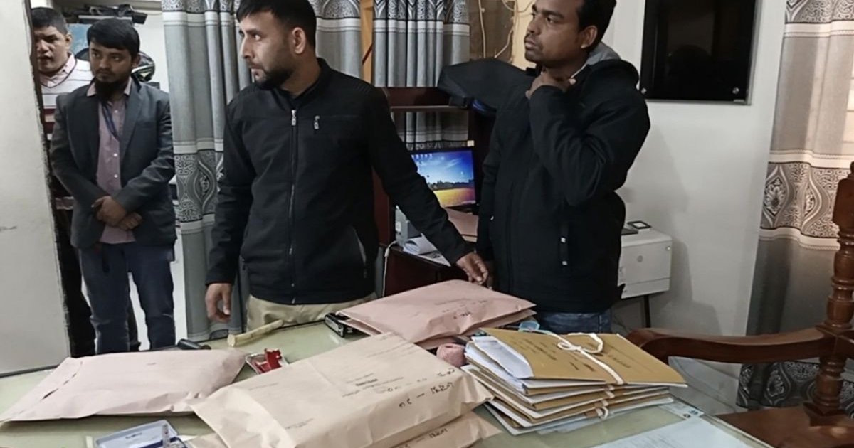 তথ্য ভুল থাকায় নাটোরে নির্বাচনের ফলাফল শিট জব্দ