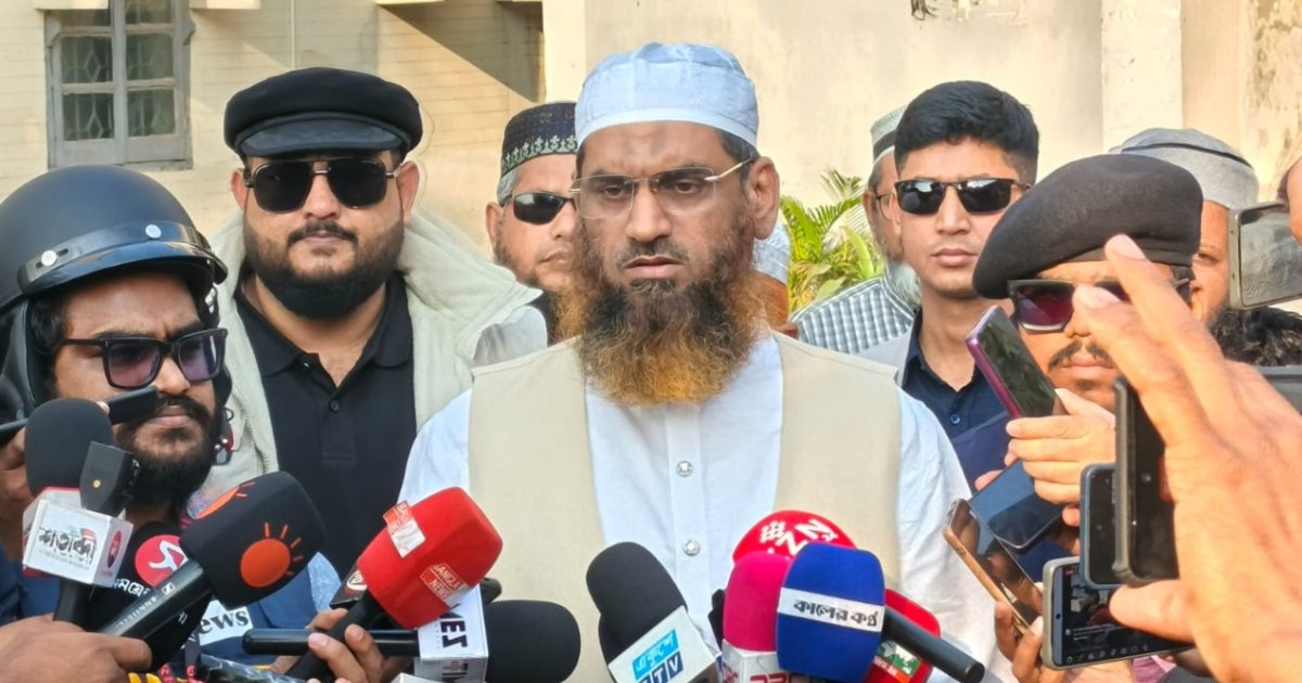 তিন কেন্দ্রের ফলাফল: ঢাকা-১৩ আসনে এগিয়ে মামুনুল হক