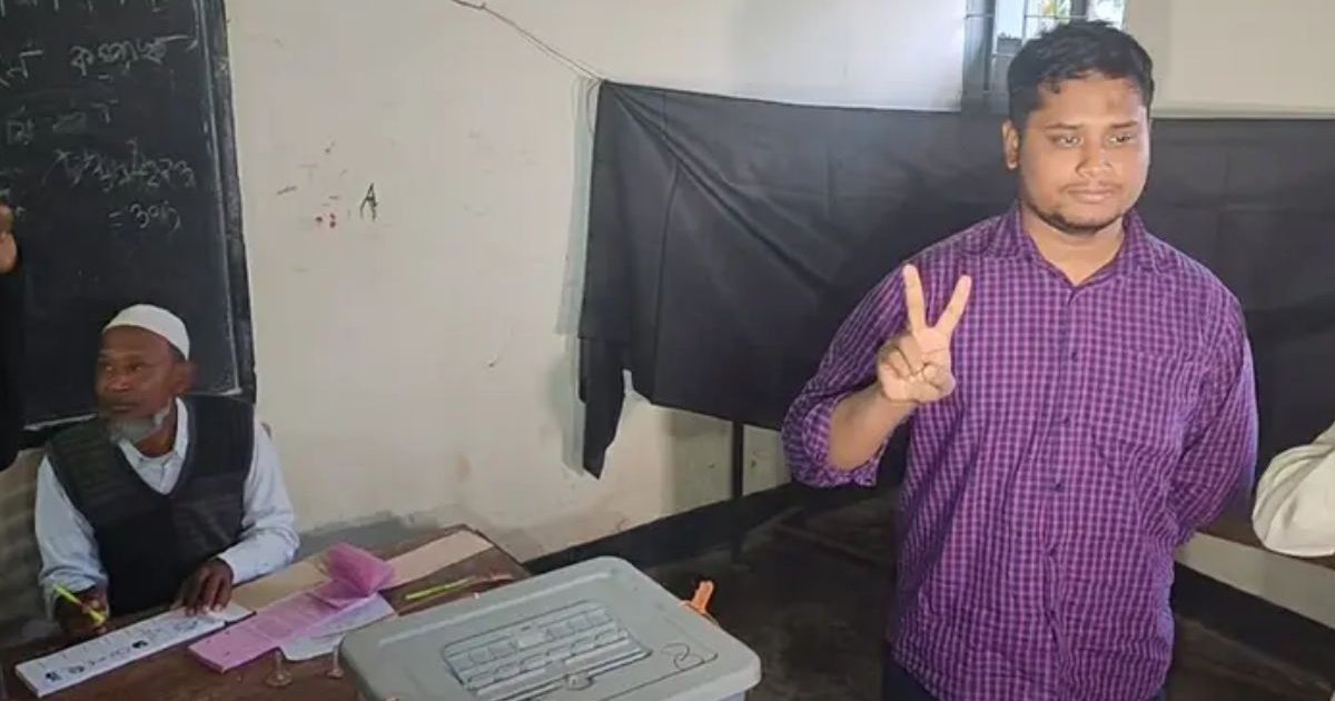 ভোট দিয়েছেন হাসনাত আবদুল্লাহ