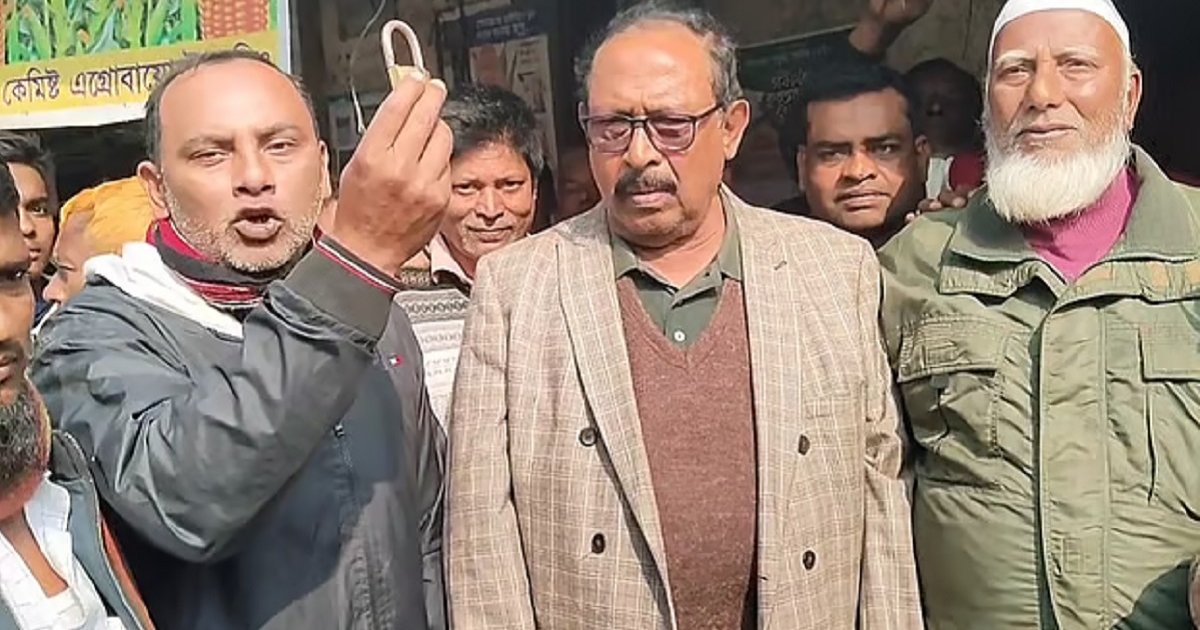 পঞ্চগড়ে বিএনপি নেতার উপস্থিতিতে খোলা হলো আওয়ামী লীগ কার্যালয়ের তালা