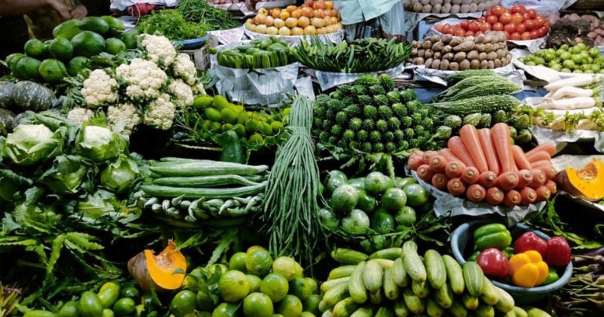 নির্বাচনের ছুটির প্রভাবে ঢাকার বাজারে অস্থিরতা, বেড়েছে মুরগি-পেঁয়াজ-সবজির দাম