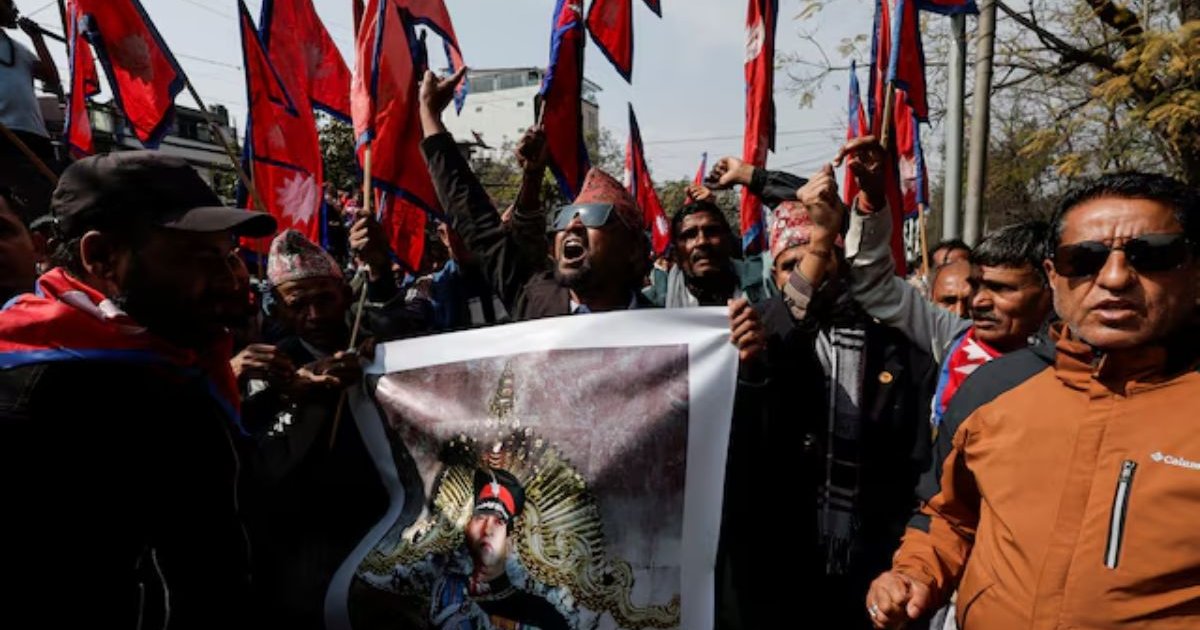 নেপালে নির্বাচনের আগে রাজতন্ত্র ফিরিয়ে আনার দাবিতে বিশাল সমাবেশ