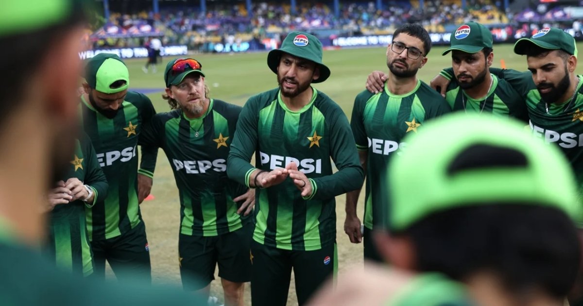 বোলিংয়ে পাকিস্তান, আজও হাত মেলাননি দুই অধিনায়ক 