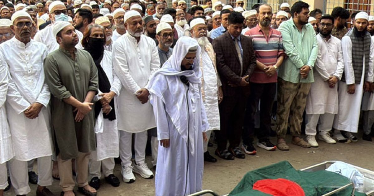 টুঙ্গিপাড়ায় শেখ হাসিনার চাচাকে রাষ্ট্রীয় মর্যাদায় দাফন 