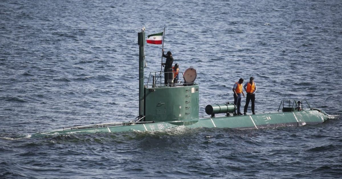 হরমুজ প্রণালীতে সামরিক মহড়া শুরু করেছে ইরানের রেভল্যুশনারি গার্ড