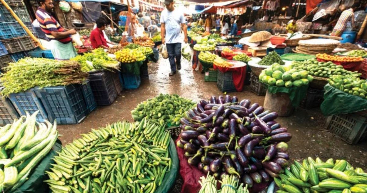 রোজার আগে নিত্যপণ্যের দাম ঊর্ধ্বগতি, ভোগান্তিতে নিম্ন আয়ের মানুষ