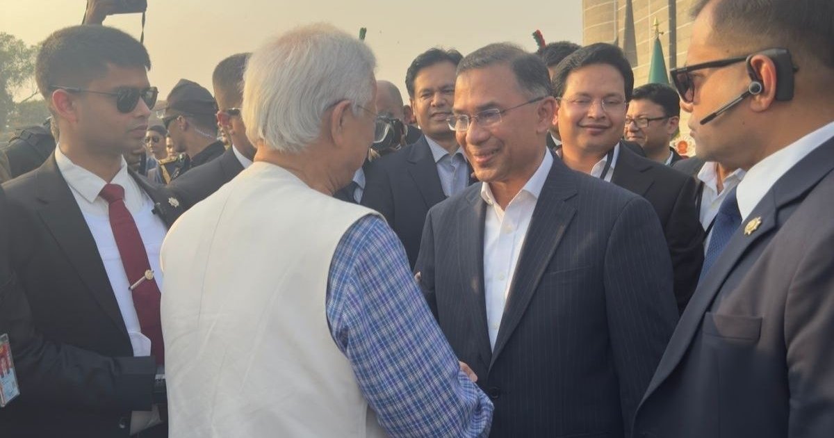 প্রধানমন্ত্রী তারেক রহমানের সঙ্গে ড. ইউনূসের শুভেচ্ছা বিনিময়