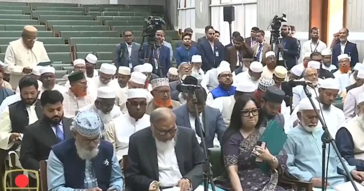 সময়মতো পৌঁছতে না পারায় জামায়াত জোট ও স্বতন্ত্র সংসদ সদস্যদের সঙ্গে শপথ নিলেন ইশরাক হোসেন