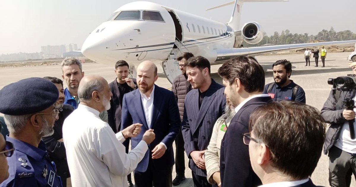 কক্সবাজারে মেসুত ওজিল, সঙ্গে এরদোয়ানের ছেলে বিলাল