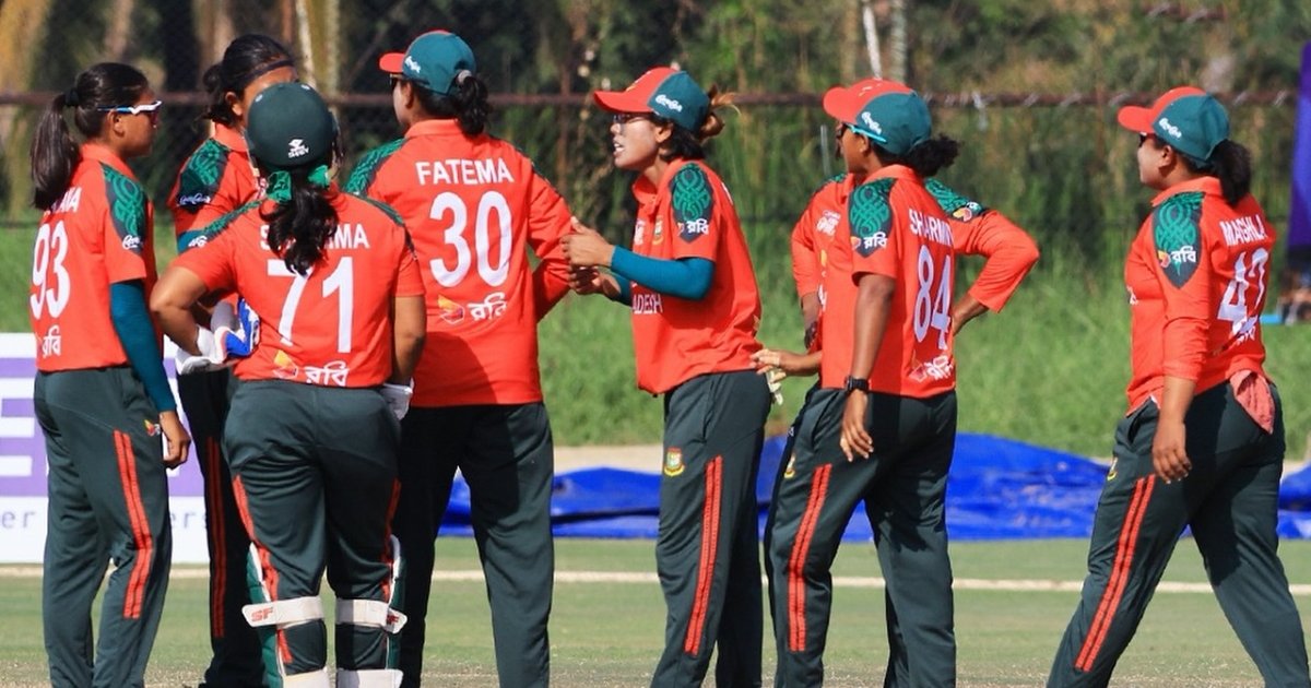 পাকিস্তানকে উড়িয়ে দিয়ে ফাইনালে বাংলাদেশ