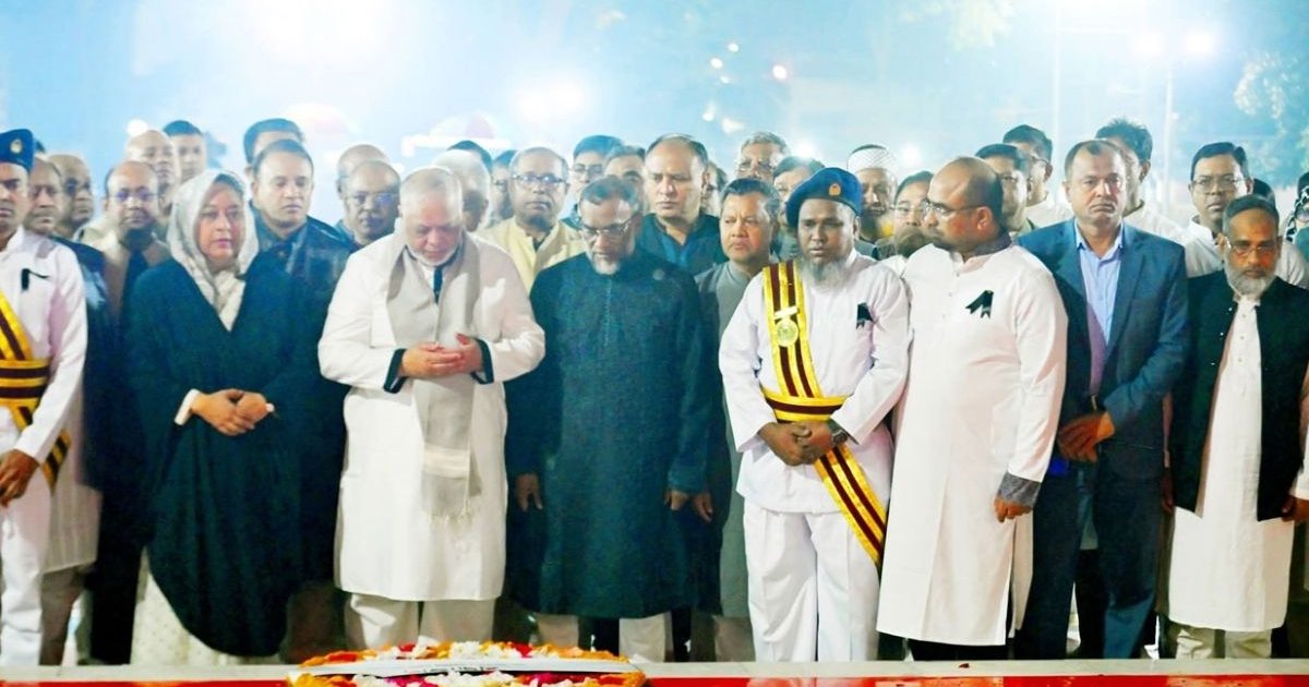 ভাষা শহীদদের প্রতি প্রধান বিচারপতির শ্রদ্ধা নিবেদন