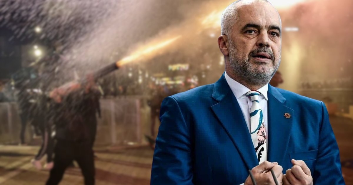 আলবেনিয়ায় প্রধানমন্ত্রীর পদত্যাগের দাবিতে বিক্ষোভ-সংঘর্ষ