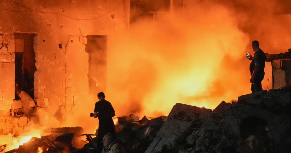 লেবাননে ইসরায়েলি বিমান হামলায় নিহত অন্তত ১২, আহত অর্ধশতাধিক