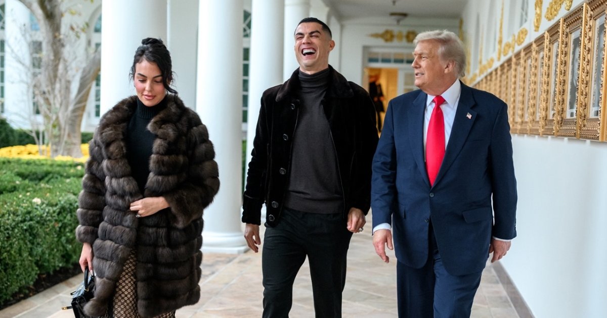 রোনালদোকে ‘সর্বকালের সেরা’ উল্লেখ করে যুক্তরাষ্ট্রে আসতে বললেন ট্রাম্প