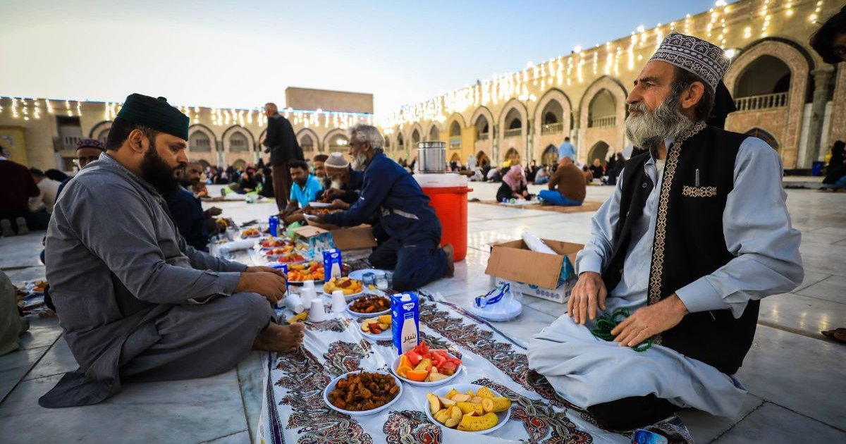 রোজা না রেখে কি মসজিদের ইফতার খাওয়া যাবে