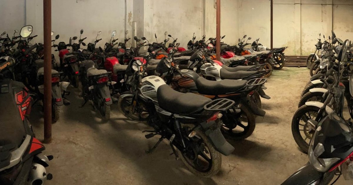 যশোরে গোডাউনে লুকানো ৭৭টি ‘আমেরিকান মোটরসাইকেল’ জব্দ