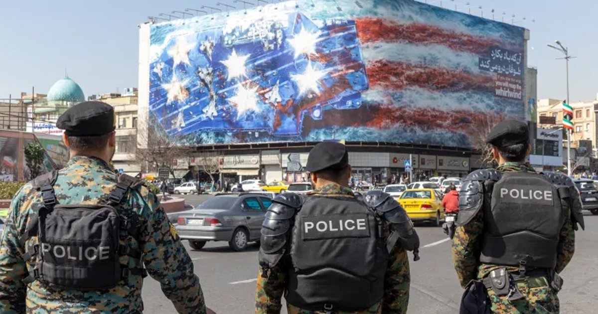 ফের সরকারবিরোধী বিক্ষোভে উত্তাল ইরান