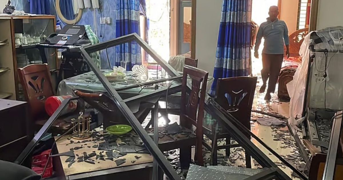 চট্টগ্রামে গ্যাস বিস্ফোরণে দগ্ধ ৯ জনেরই অবস্থা আশঙ্কাজনক, নেওয়া হচ্ছে ঢাকায়