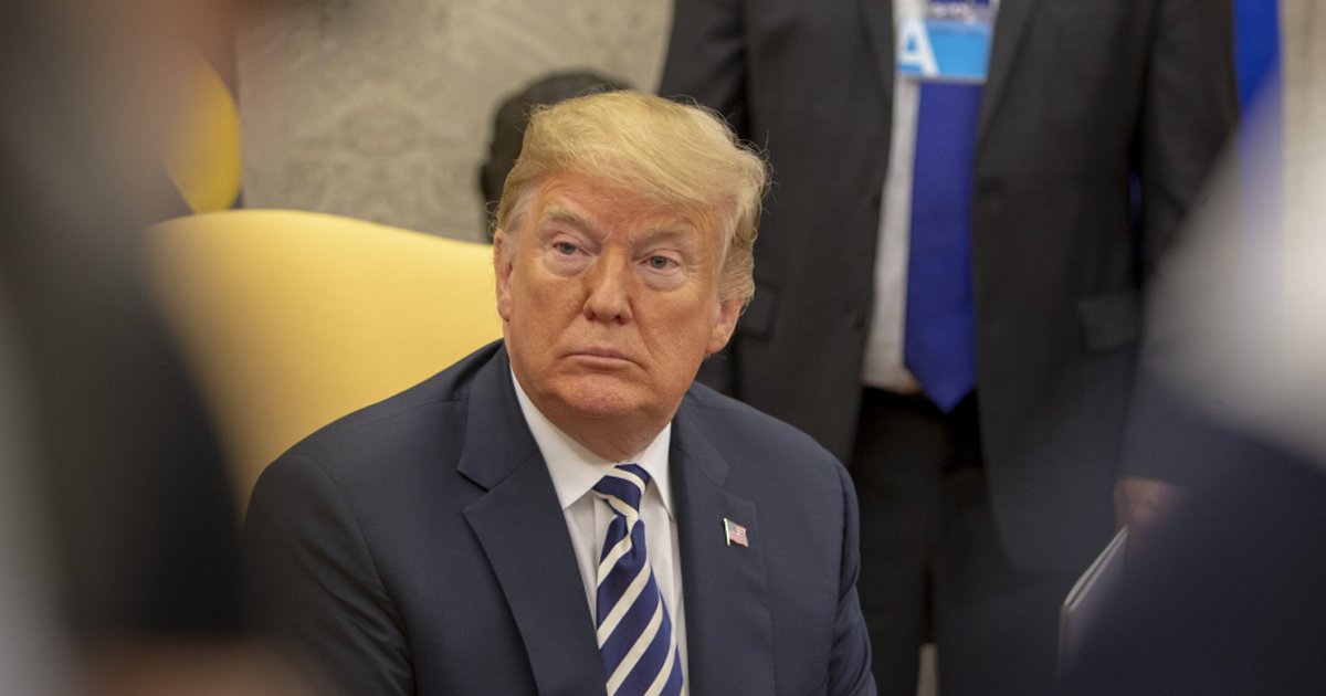 ট্রাম্পকে ডেমোক্র্যাটদের হুঁশিয়ারি