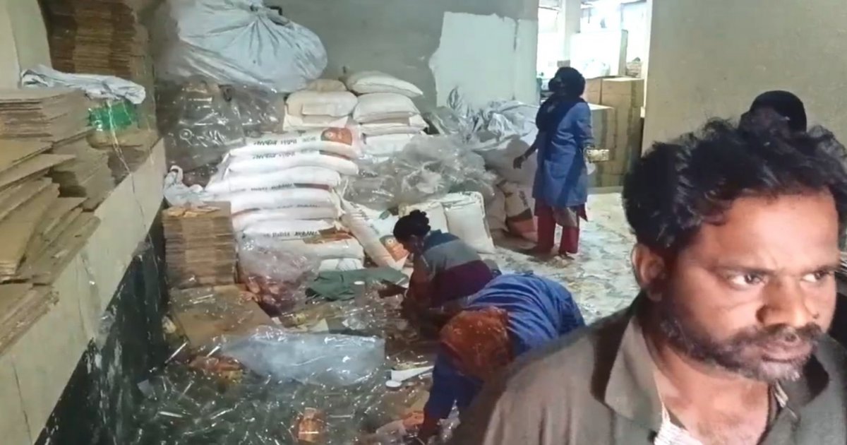 চট্টগ্রামে নকল নুডলসের কারখানা সিলগালা, আটক ৫