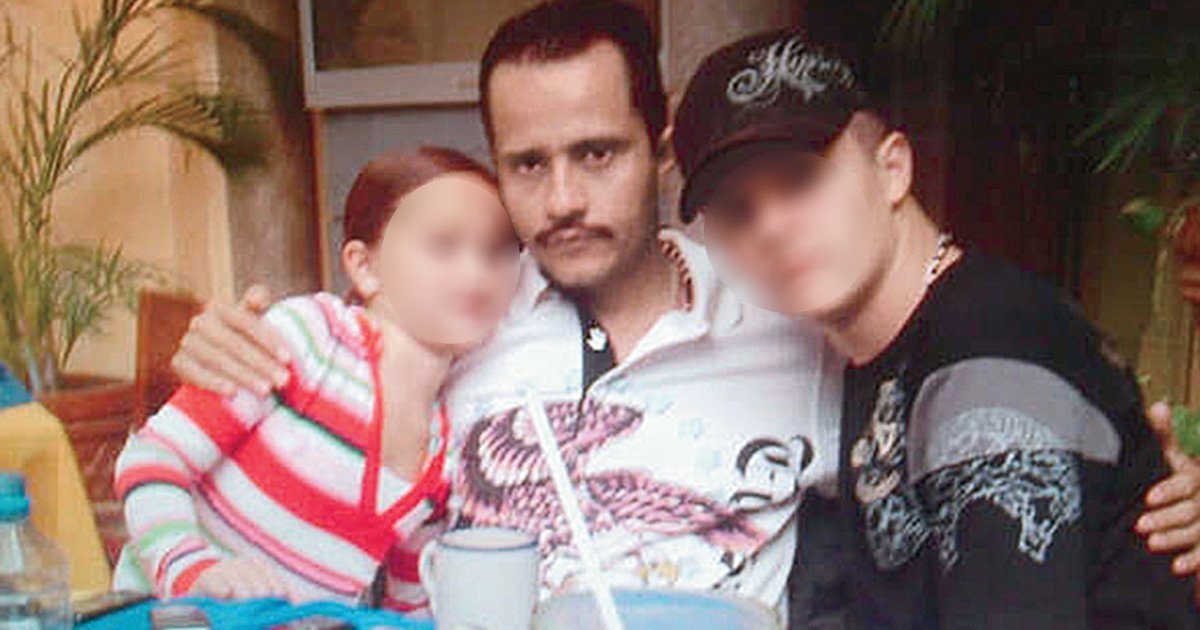 গার্লফ্রেন্ডের কারণেই ‘ধরা খেলেন’ বিশ্বের কুখ্যাত মাদক সম্রাট, দেশজুড়ে চলছে তাণ্ডব 