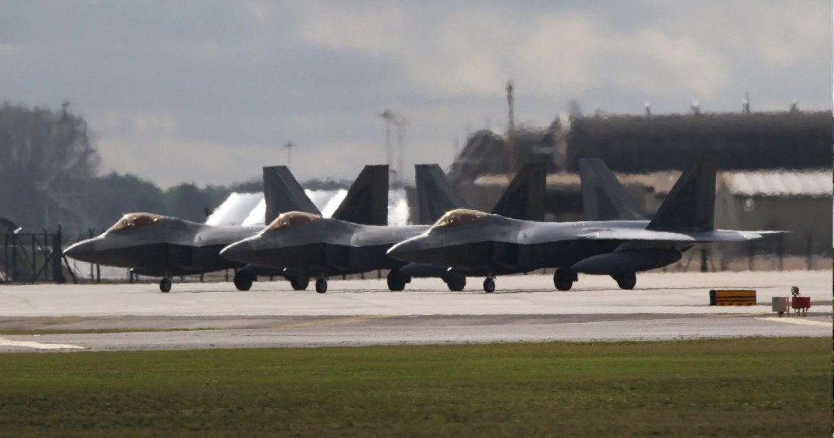 ইরানের সঙ্গে উত্তেজনার মধ্যে ইসরাইলে ১২ মার্কিন যুদ্ধবিমান